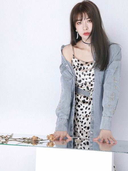 JOU SEO MOK女装品牌2020春夏新款纯色气质牛仔外套