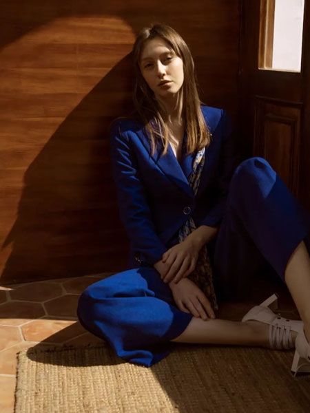 路逸沙˙美LOUISA女装品牌2020春夏新款纯色气质西装套装