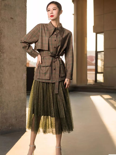 3ffusive女装品牌2020春夏新款纯色格纹小香风纽扣外套