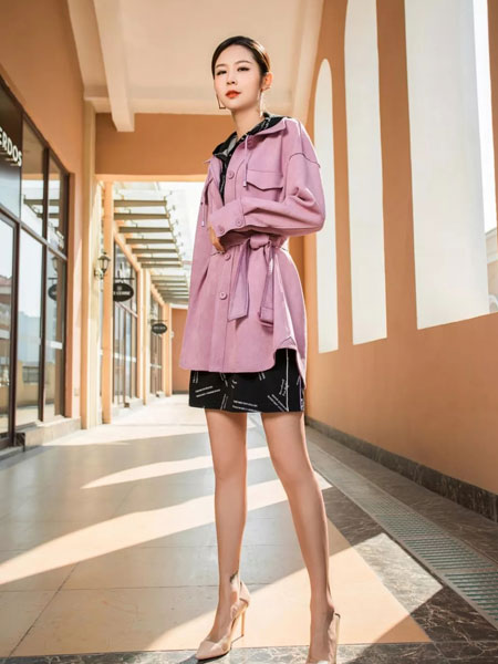 3ffusive女装品牌2020春夏新款纯色小香风纽扣外套
