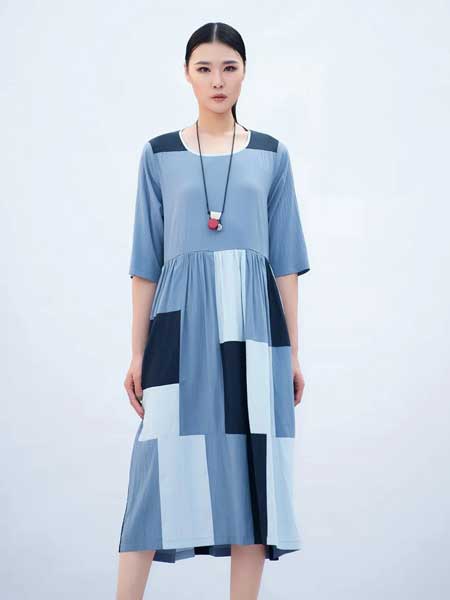 氏伽女装品牌2020春夏新款新款格子长袖连衣裙
