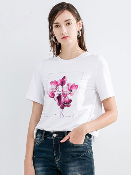 ELLASSAY歌力思2020春夏新款 圆领花卉字母印花短袖T恤女