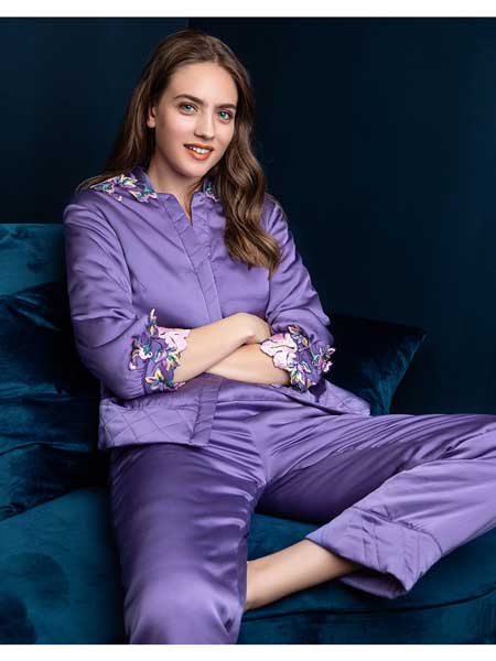 兰卡文女装品牌2020春夏新款香馨百合系列夹棉分身长袖睡衣女士套装