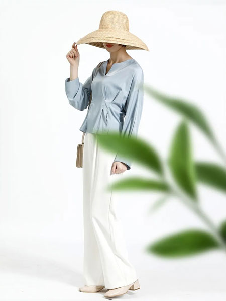 百武西(BIOLIVING)女装品牌2020春夏新款纯色真丝气质上衣