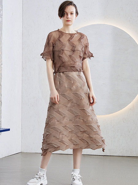 BIBILEE女装品牌2020春夏新款纯色不规则气质连衣裙