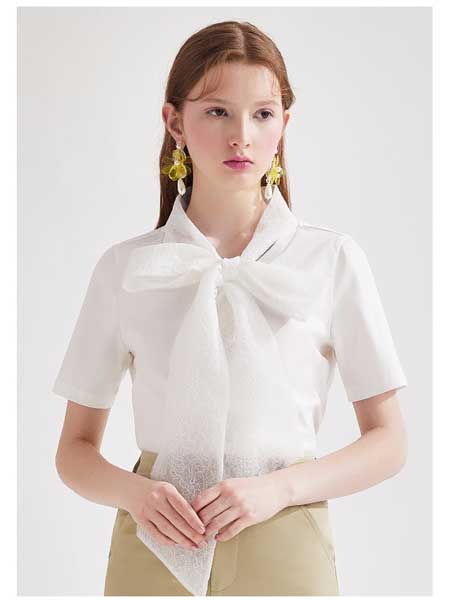 糖力潮品(TAMMYTANGS)女装品牌2020春夏新款白色拼接蕾丝圆领针织短袖T恤