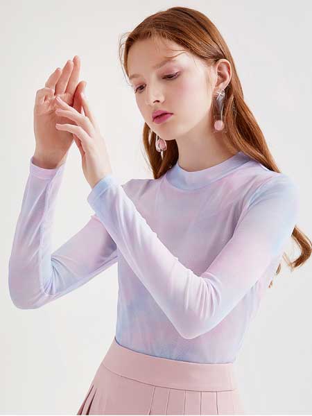 糖力潮品(TAMMYTANGS)女装品牌2020春夏新品印花弹力网修身半高领长袖T恤