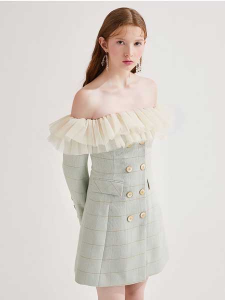 糖力潮品(TAMMYTANGS)女装品牌2020春夏新品格纹网纱荷叶边一字肩长袖连衣裙