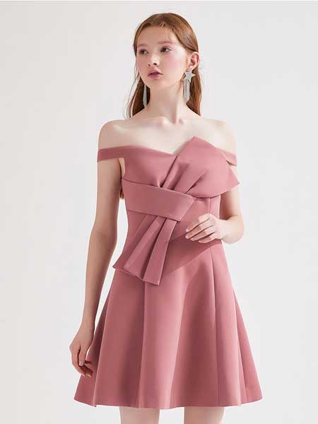 糖力潮品(TAMMYTANGS)女装品牌2020春夏新款蝴蝶结小礼服裙显瘦一字肩连衣裙