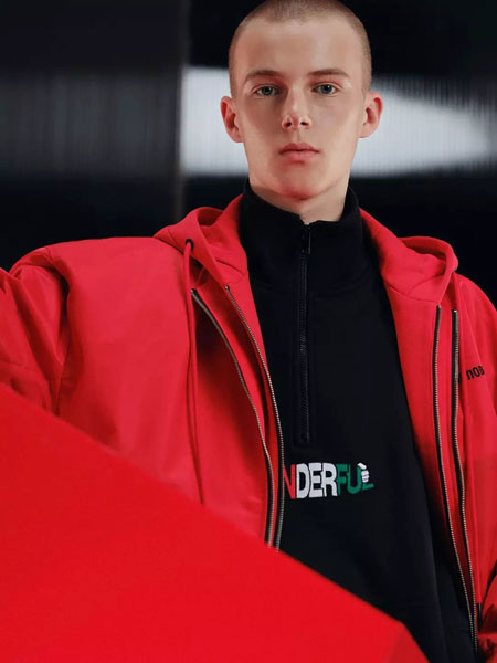 ONEMORE男装品牌2020春夏新款大红色带帽拉链夹克
