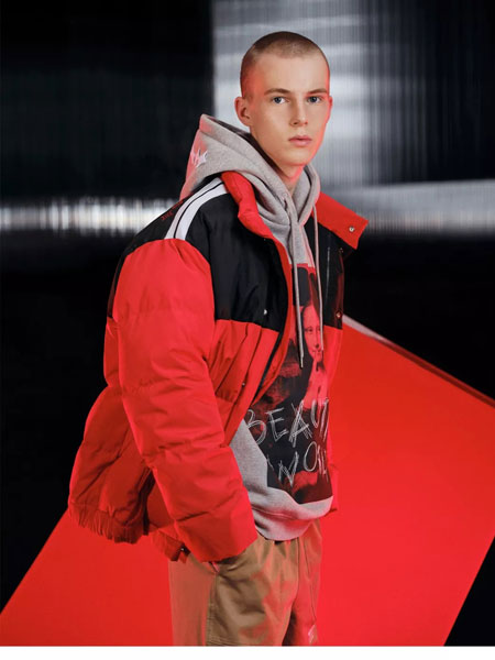 ONEMORE男装品牌2020春夏新款大红色带帽拉链夹克