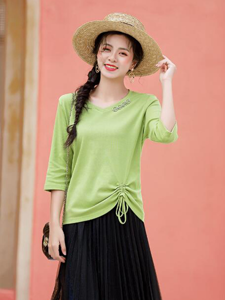 新佳娜女装品牌2020春夏绿色柔软T恤
