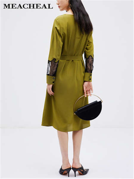 米茜尔女装品牌2020春夏绿色连衣裙蕾丝网纱袖手腕