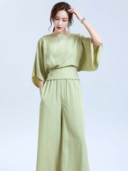 布伦圣丝女装品牌2020春夏绿色套装长款