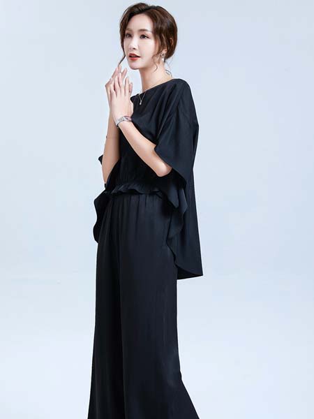 布伦圣丝女装品牌2020春夏黑恶套装修身优雅