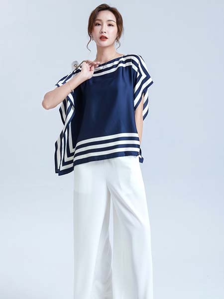 布伦圣丝女装品牌2020春夏条纹边T恤白裤