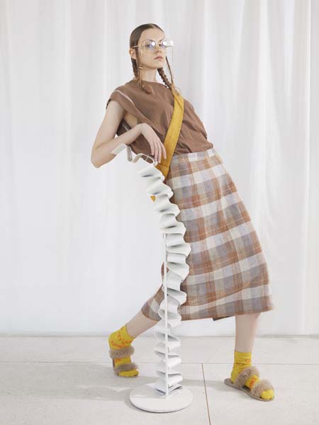 素氪女装品牌2020春夏格纹裙子