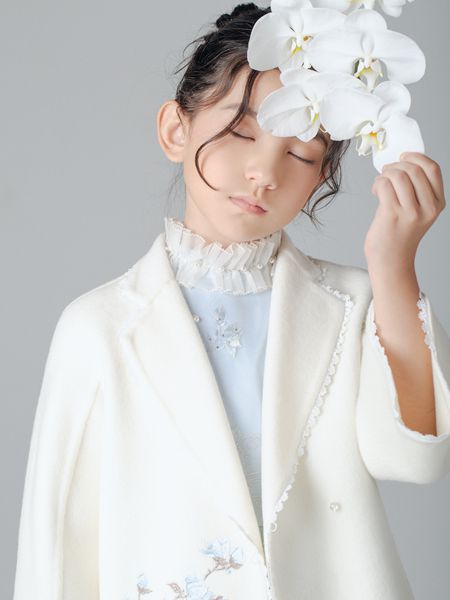 贝的屋童装品牌2020春夏白色针织外套V领