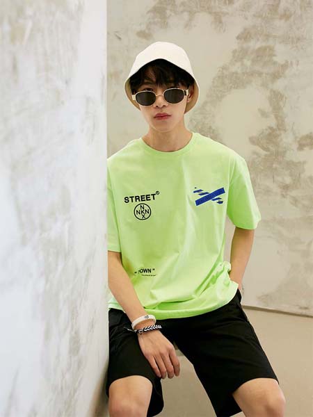 越也青少年品牌2020春夏圆领新绿色T恤