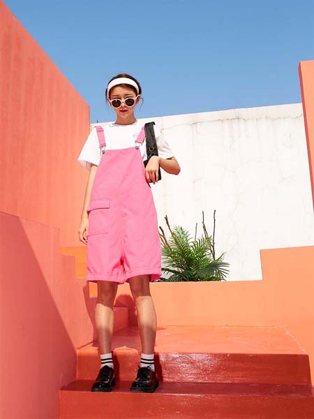 越也青少年品牌2020春夏粉色背带裤