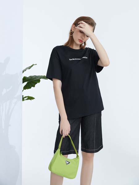 F.SHINE女装品牌2020春夏黑色T恤休闲