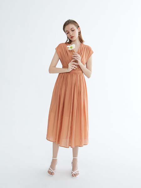 F.SHINE女装品牌2020春夏橙色连衣裙收腰V领