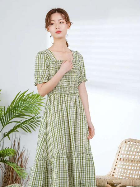 ISSUE亦抒女装品牌2020春夏青色格纹连衣裙
