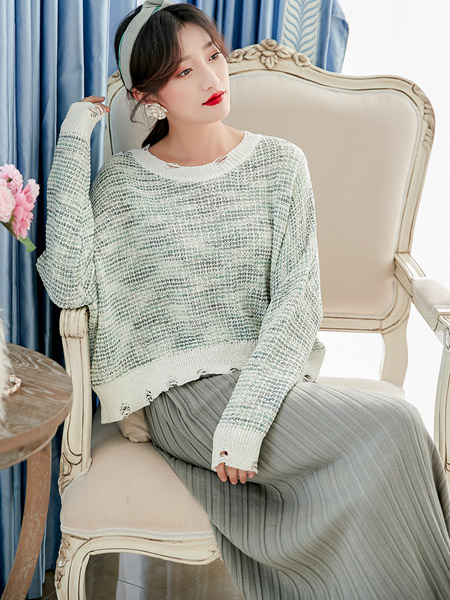 YANGER女装品牌2020春夏青绿色圆领针织衫