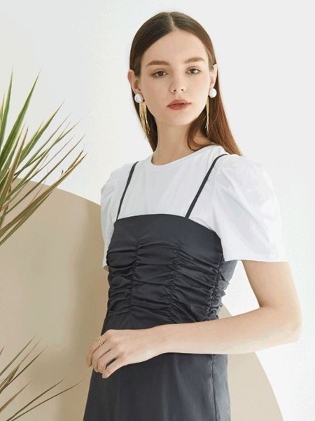 天使韩城TSHC女装品牌2020春夏吊带黑色连衣裙白色T恤