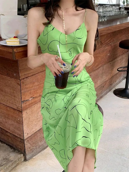施洛琳女装品牌2020春夏吊带绿色连衣裙