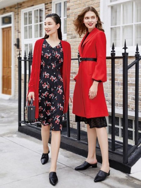 纤QIAN女装品牌2020春夏大红色连衣裙