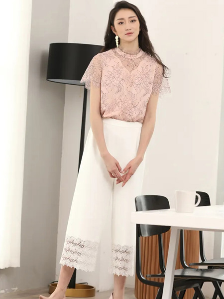 米珂拉女装品牌2020春夏蕾丝织花少女粉上衣