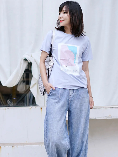 TAN NASSEY女装品牌2020春夏浅紫色T恤