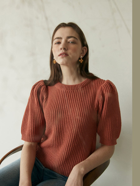 INUSWAY女装品牌2020春夏涂红色毛衣针织衫