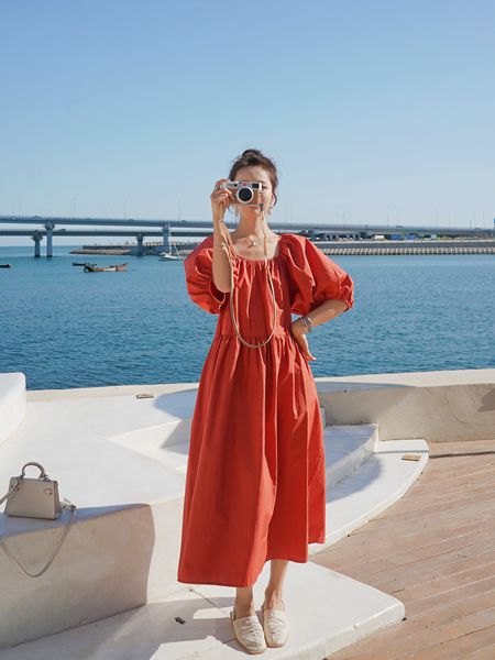 音菲梵女装品牌2020春夏泡泡袖橘红色收腰连衣裙