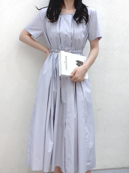 赫本家 - HEBENJIA女装品牌2020春夏浅蓝色收腰连衣裙