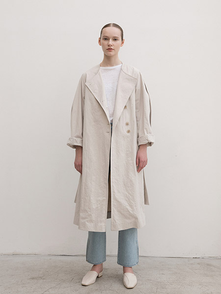 艾匹思女装品牌2020春夏米色长款风衣外套