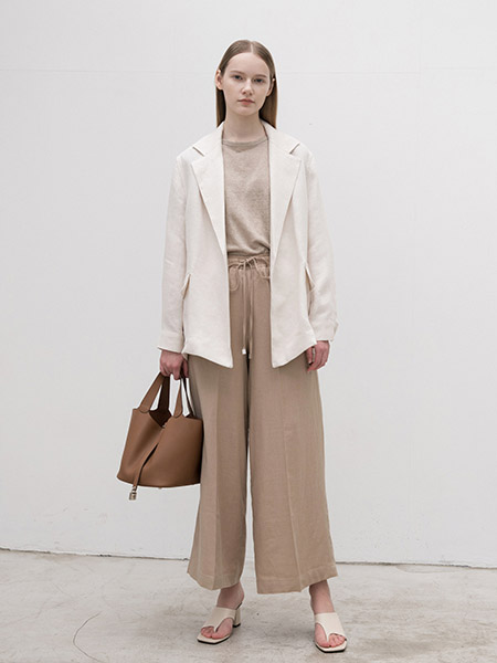 艾匹思女装品牌2020春夏白色短外套