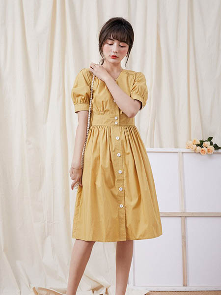 琼斯维格(JONASWAGELL)女装品牌2020春夏时尚复古收腰连衣裙