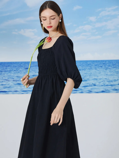 天使韩城TSHC女装品牌2020春夏黑色泡泡袖连衣裙