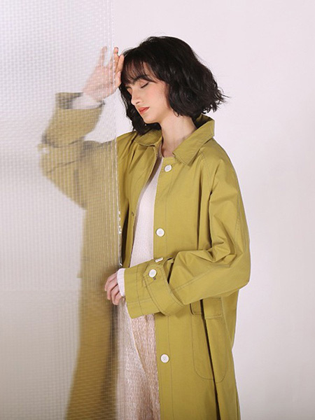 树生活女装品牌2020春夏军绿色长外套