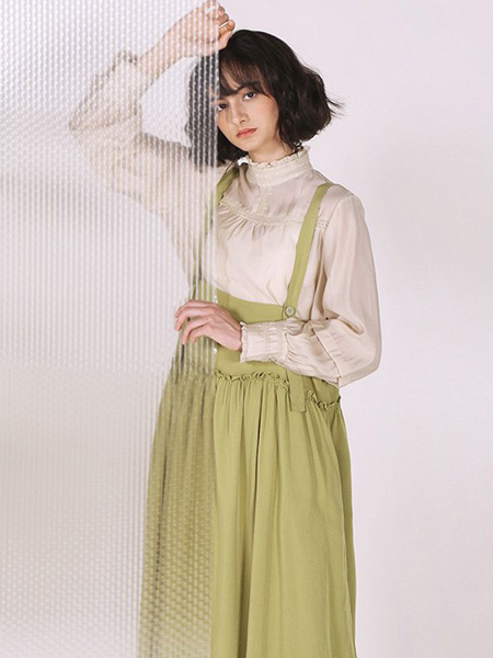 树生活女装品牌2020春夏绿色背带裙