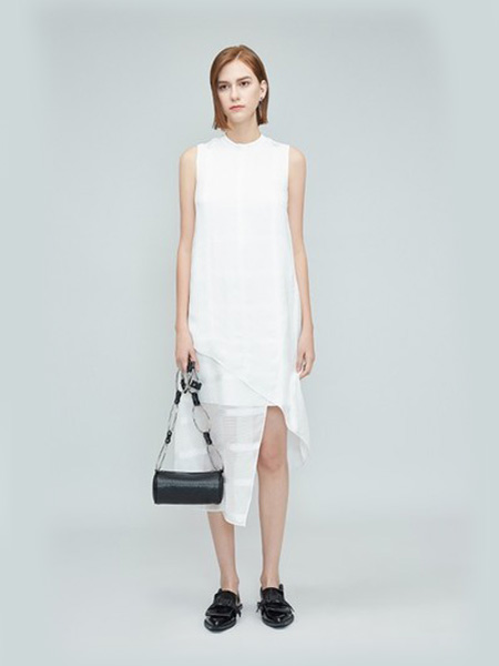 安可儿女装品牌2020春夏圆领白色修身连衣裙