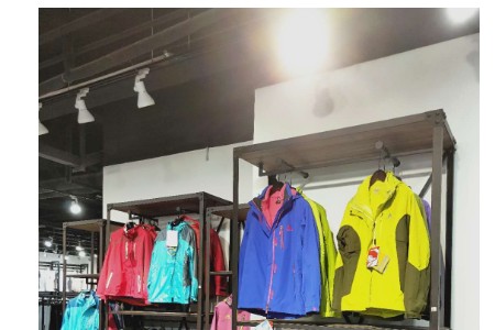 供应商务运动力品牌服装广州大型工厂进货