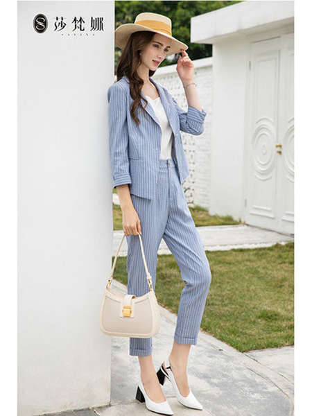 莎梵娜女装品牌2020春夏竖纹蓝色西装套装