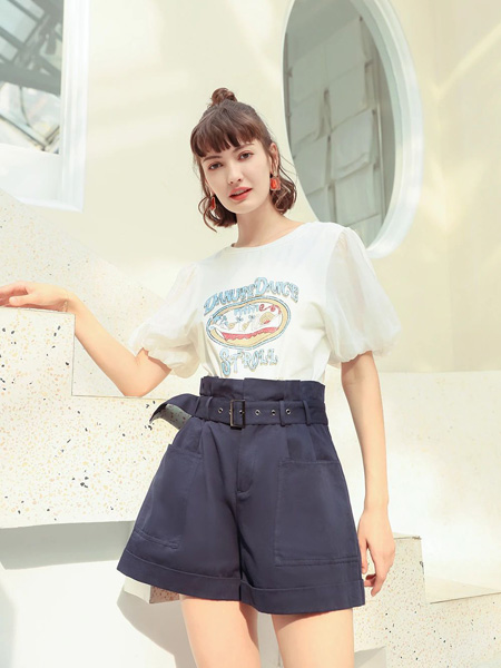 桑索女装品牌2020春夏圆领白色T恤藏蓝色短裤