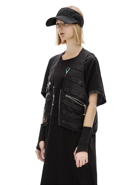 欧E[OEEO]女装品牌2020春夏黑色长款T恤连衣裙帯夹克