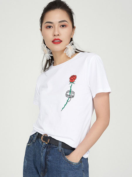 纽纳斯女装品牌2020春夏玫瑰花白色T恤