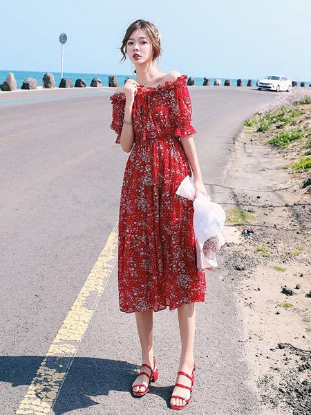 Felipe Varela女装品牌2020春夏时尚一字领雪纺连衣裙