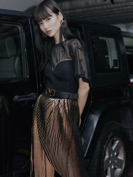 YE.S女装品牌2020春夏网纱黑色T恤
